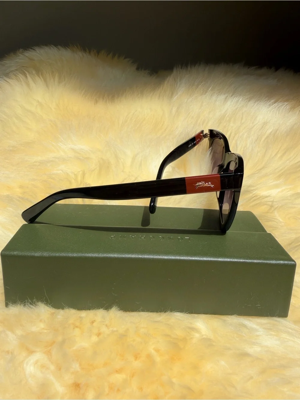 Longchamp Black Cat-Eye Sunglasses with Brown Gradient Lenses